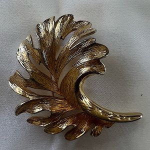 Vintage Leaf Brooch